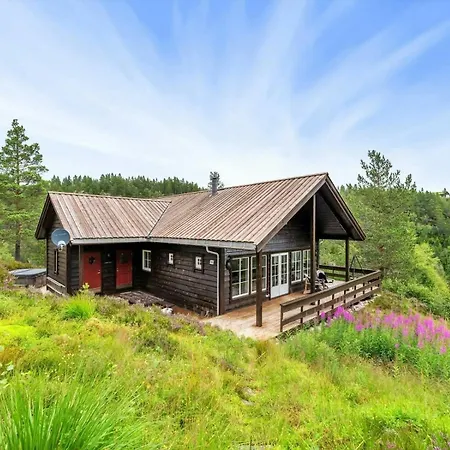 Modern With Panoramic Views In Solheimsdalen Tjorhom