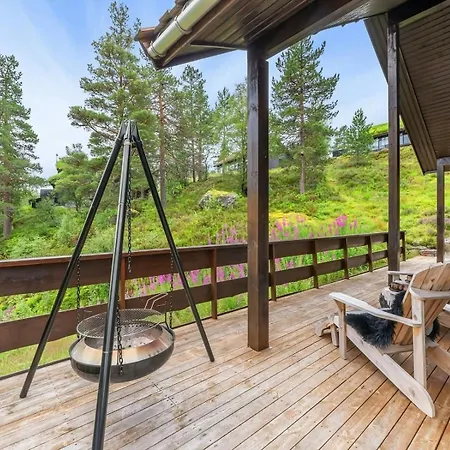 Modern With Panoramic Views In Solheimsdalen Vakantiehuis