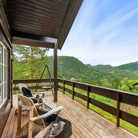 Modern With Panoramic Views In Solheimsdalen Tjorhom
