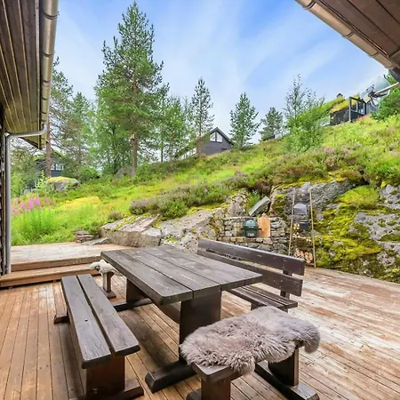 Vakantiehuis Modern With Panoramic Views In Solheimsdalen Tjorhom